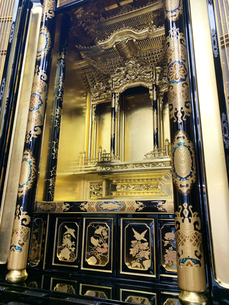 金沢仏壇の内部画像